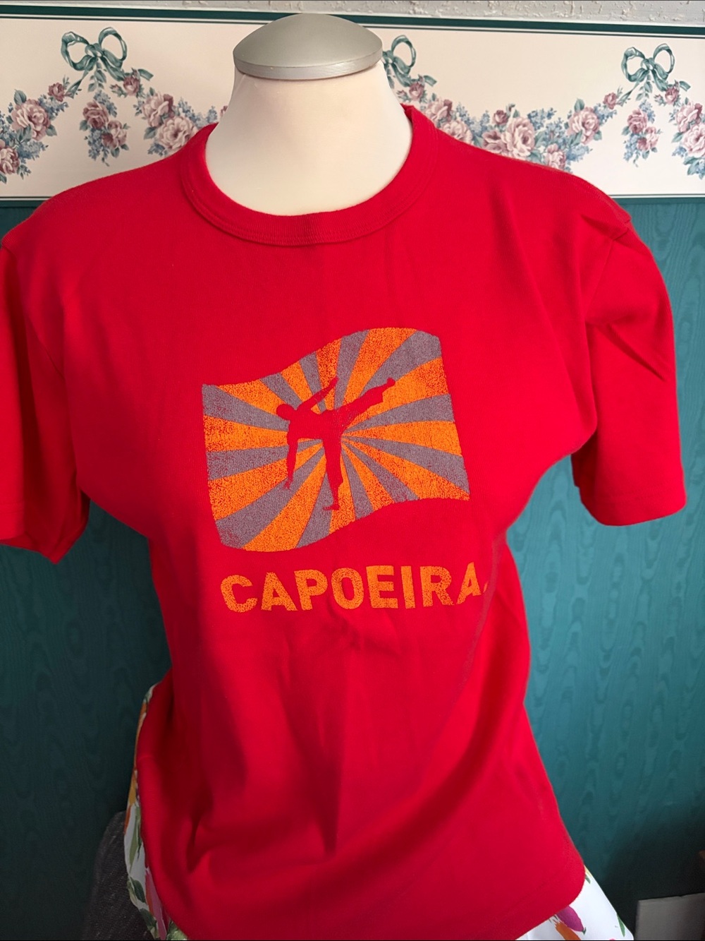 Capoeira Graphic Tee for women - Red
